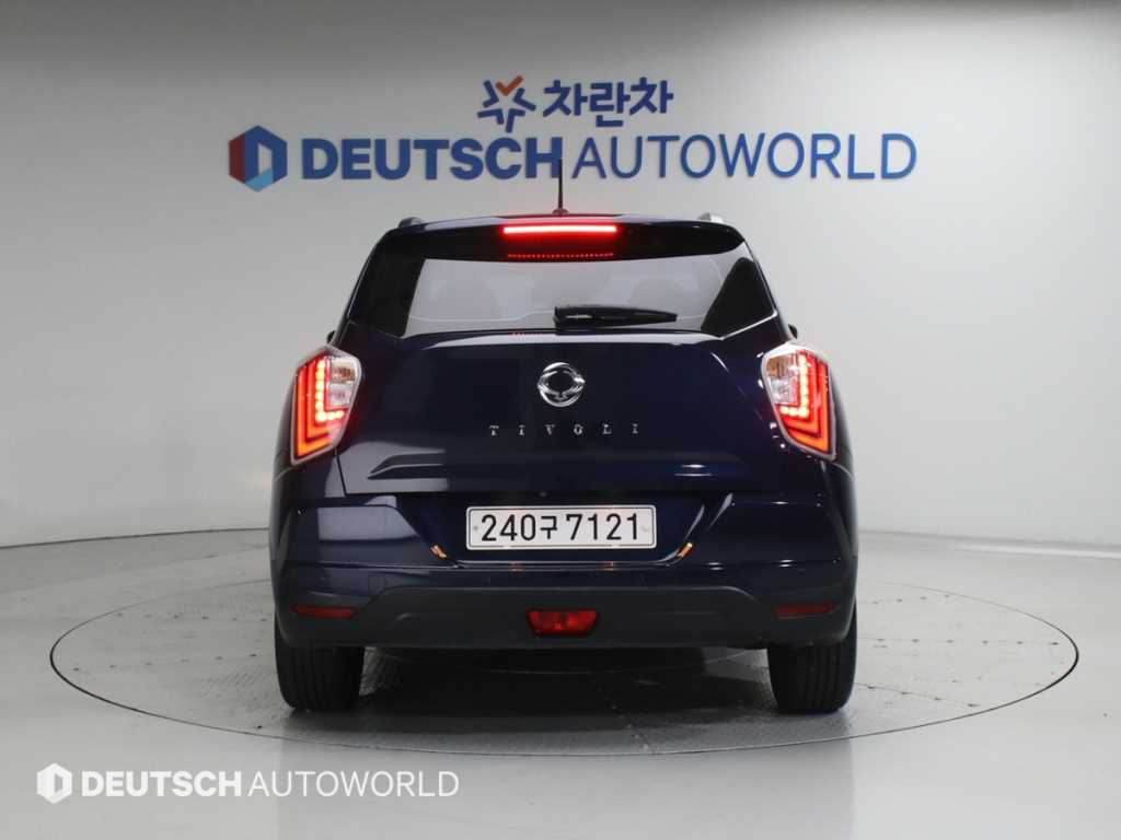 Ssangyong Tivoli - Vista 4