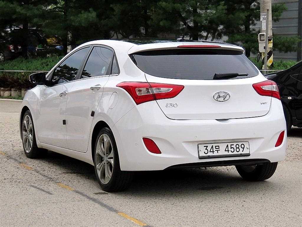 HYUNDAI i30 - Vista 3