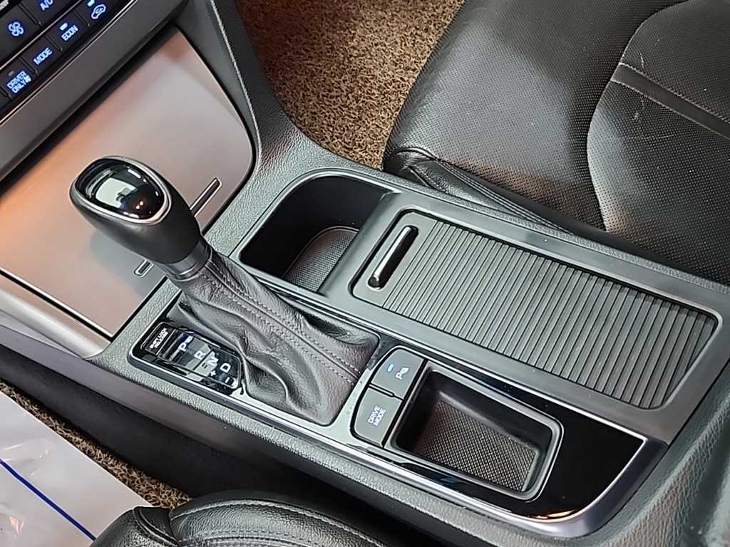 HYUNDAI Sonata - Vista 8