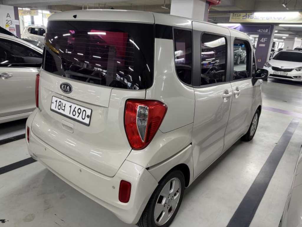 KIA Ray - Vista 5