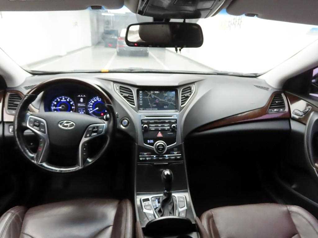 HYUNDAI Grandeur - Vista 7