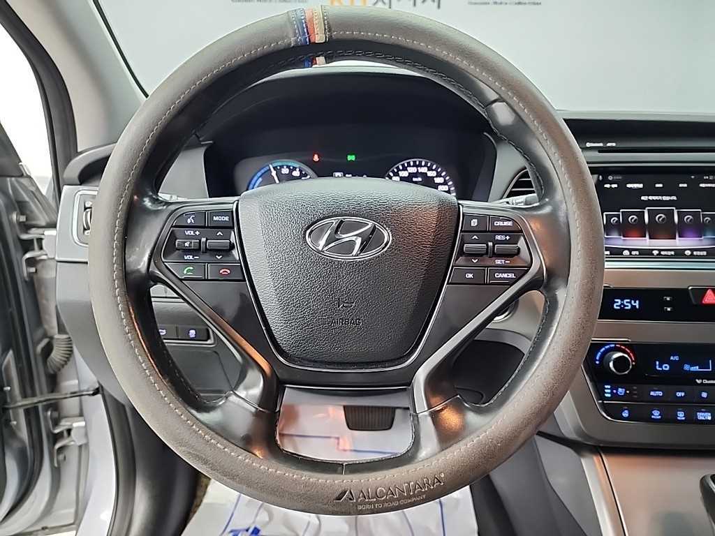 HYUNDAI Sonata - Vista 9