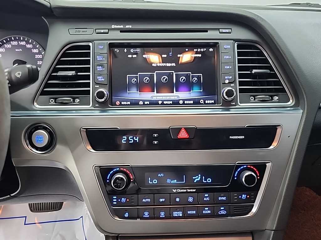 HYUNDAI Sonata - Vista 10