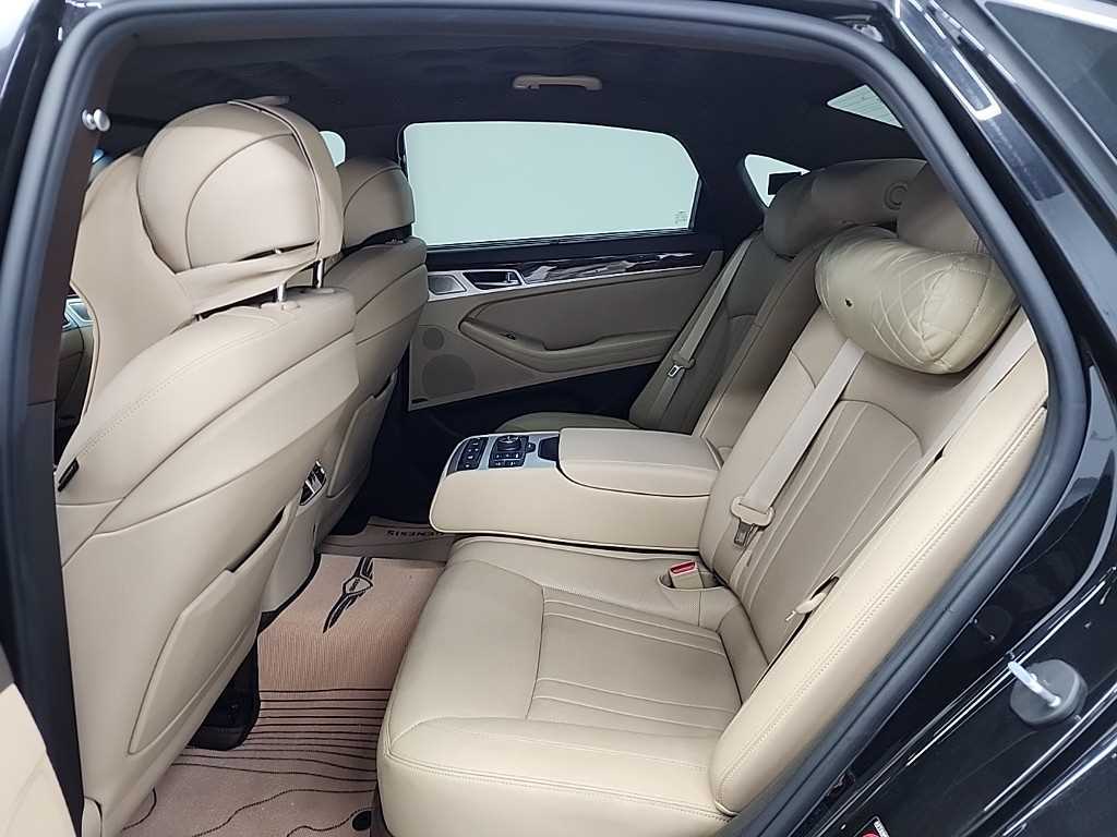 Genesis G80 - Vista 12