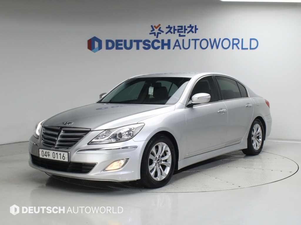 HYUNDAI Genesis