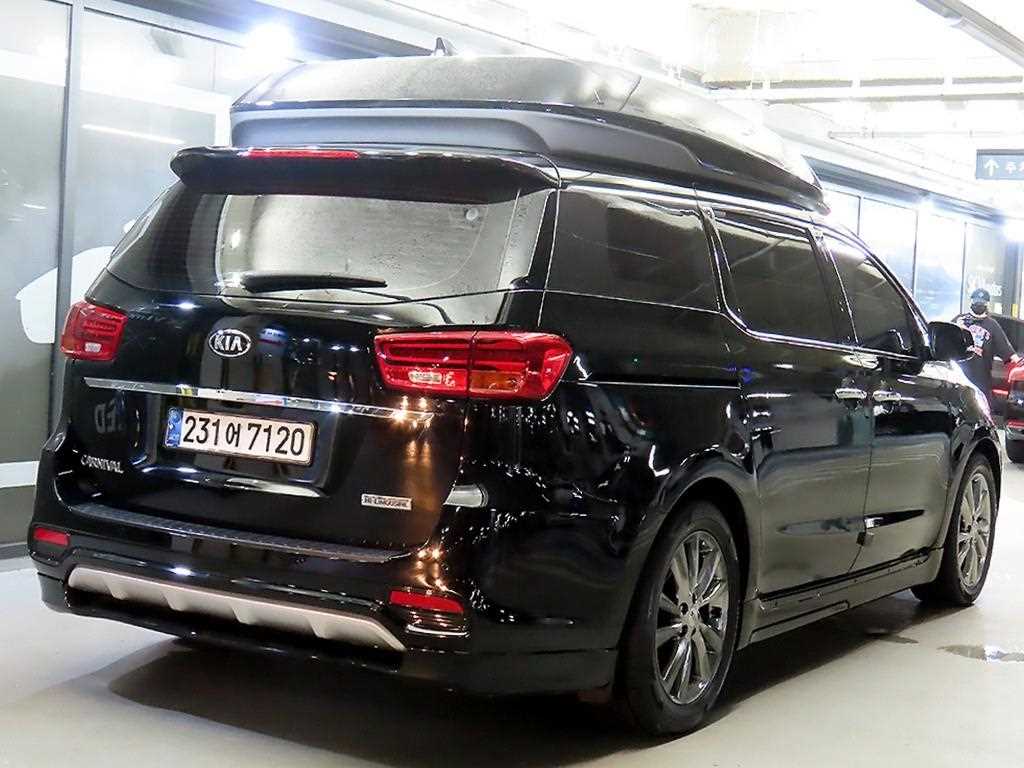 KIA Carnival - Vista 4