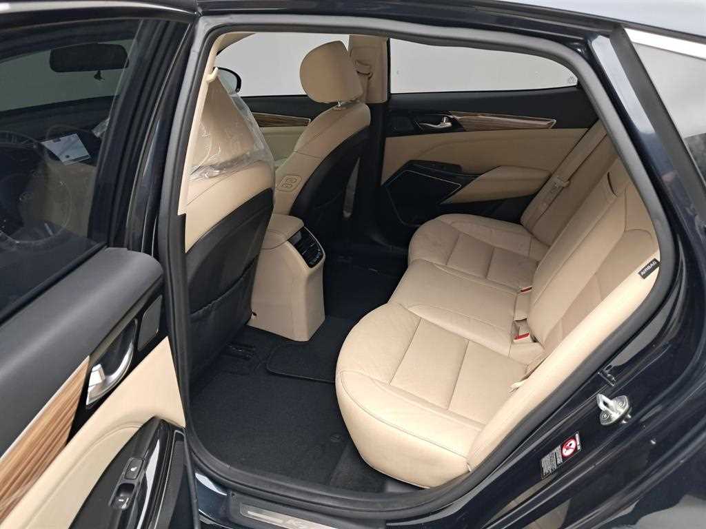 KIA K7 - Vista 12