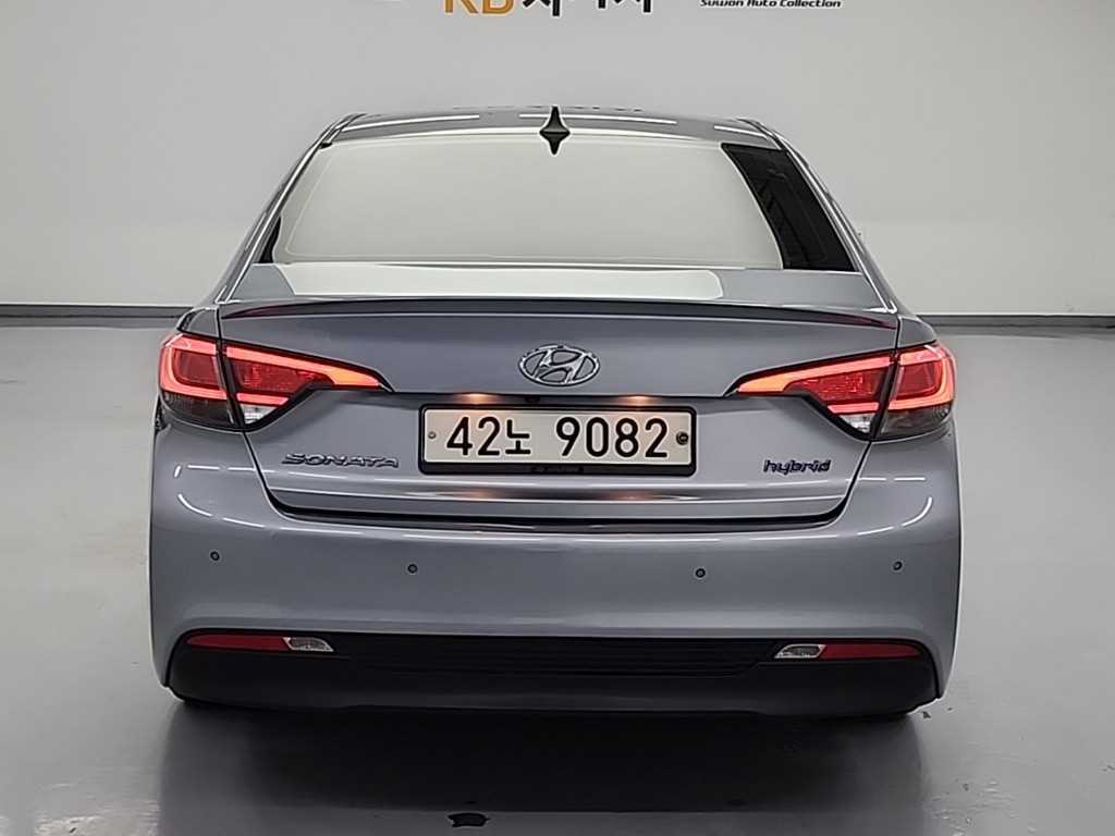 HYUNDAI Sonata - Vista 3