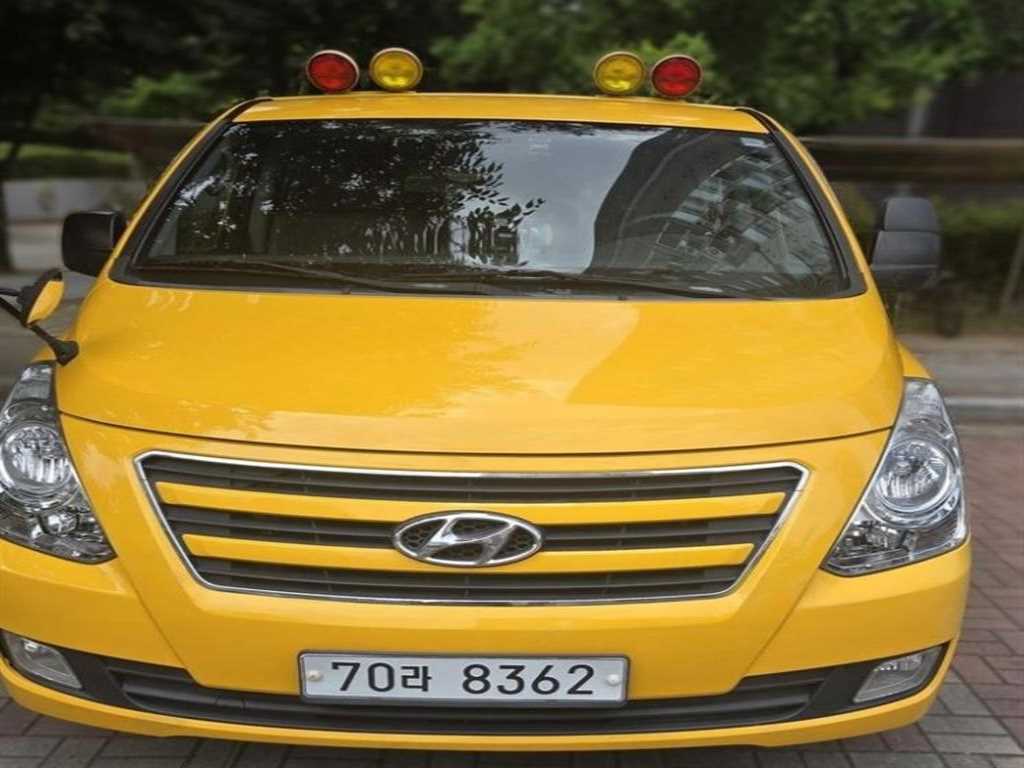 HYUNDAI Starex 2017 — Zona Franca Iquique
