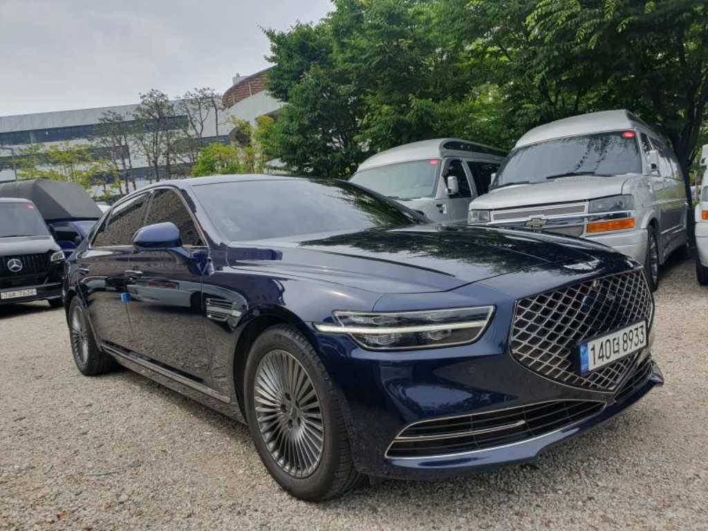 Genesis G90