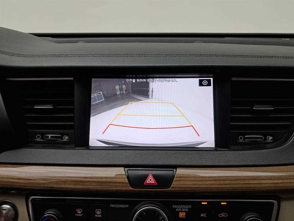 KIA K7 - Vista 10