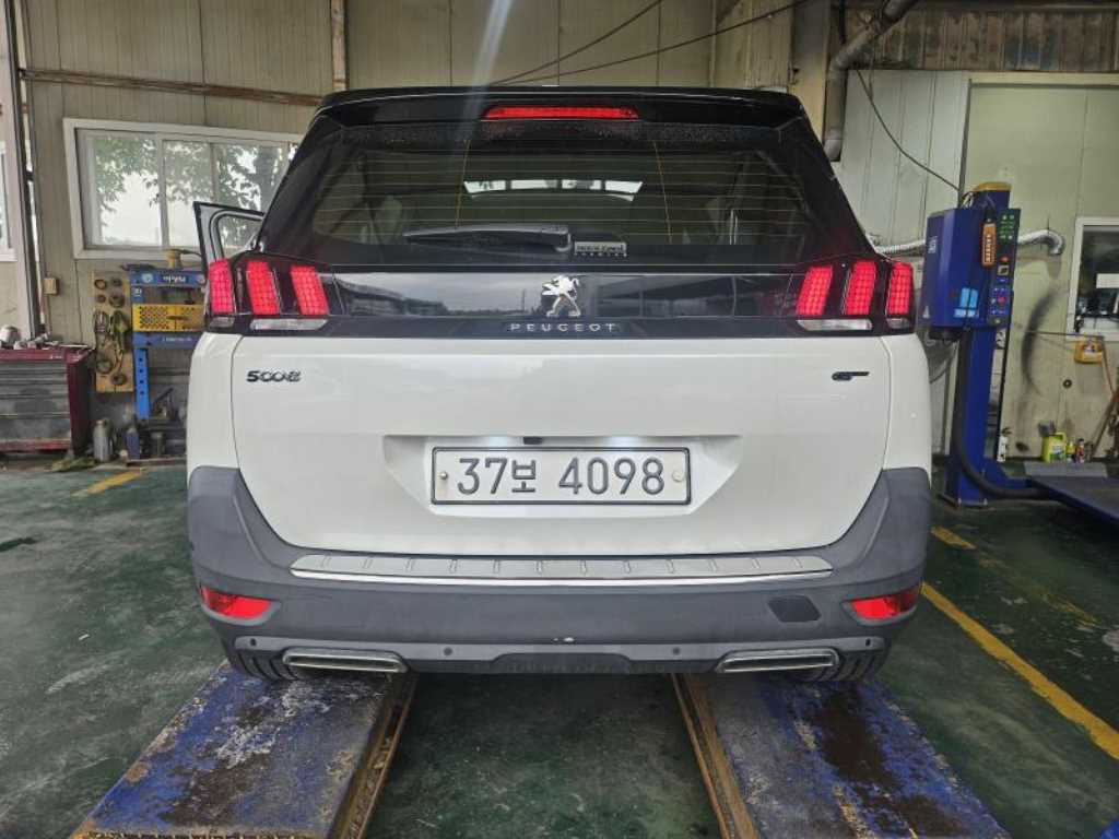 Peugeot 5008