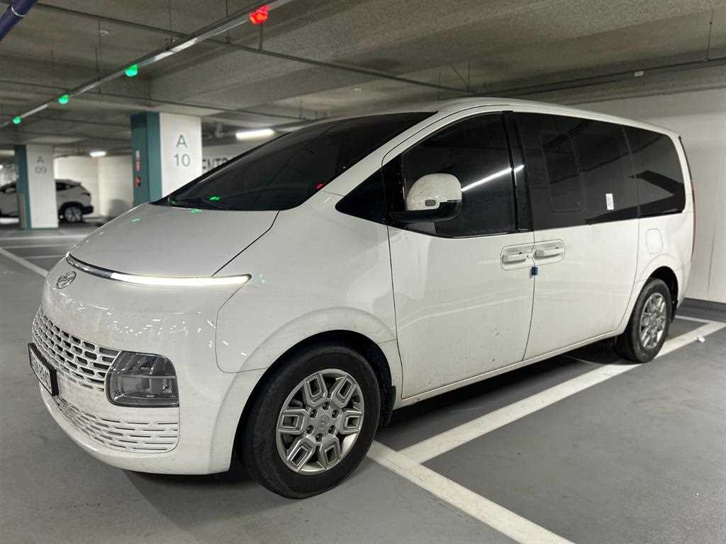 HYUNDAI Staria 2023 — Zona Franca Iquique