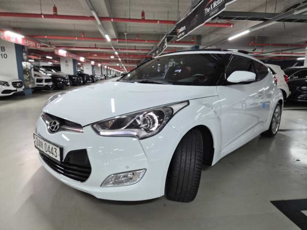 HYUNDAI Veloster
