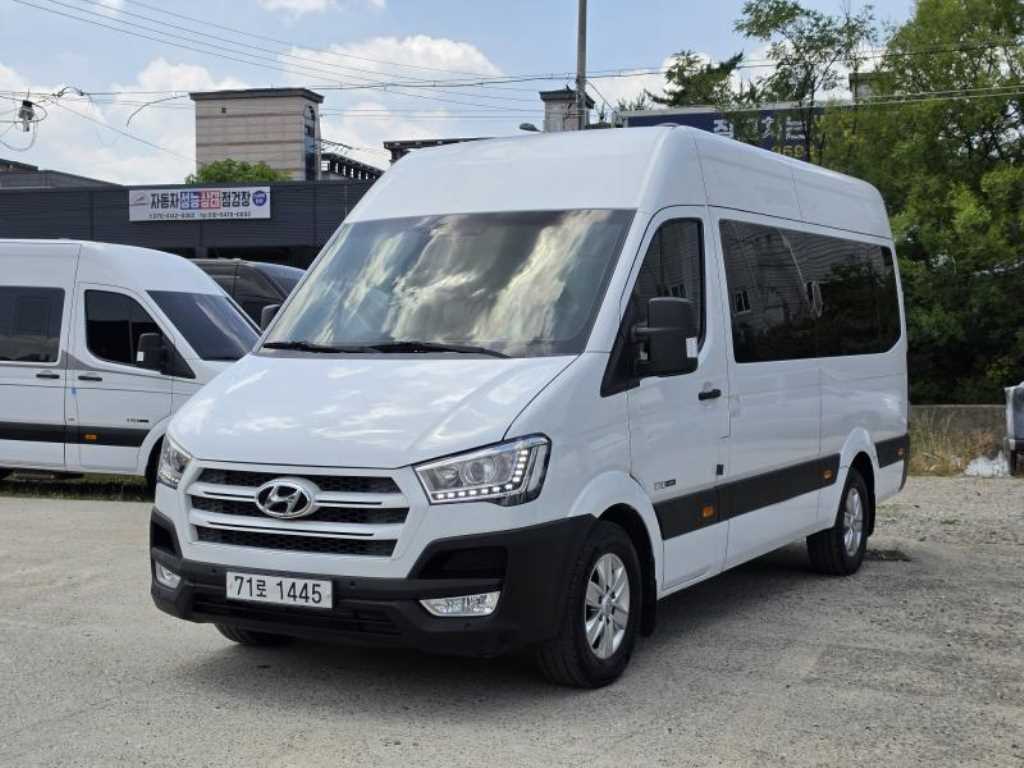 HYUNDAI Solati