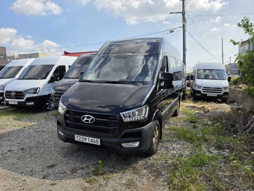 HYUNDAI Solati