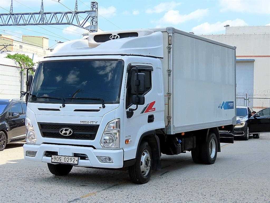 medium and large cargo truck