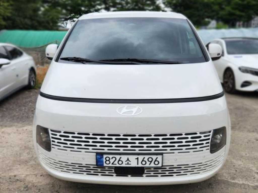 HYUNDAI Staria 2024 — Zona Franca Iquique