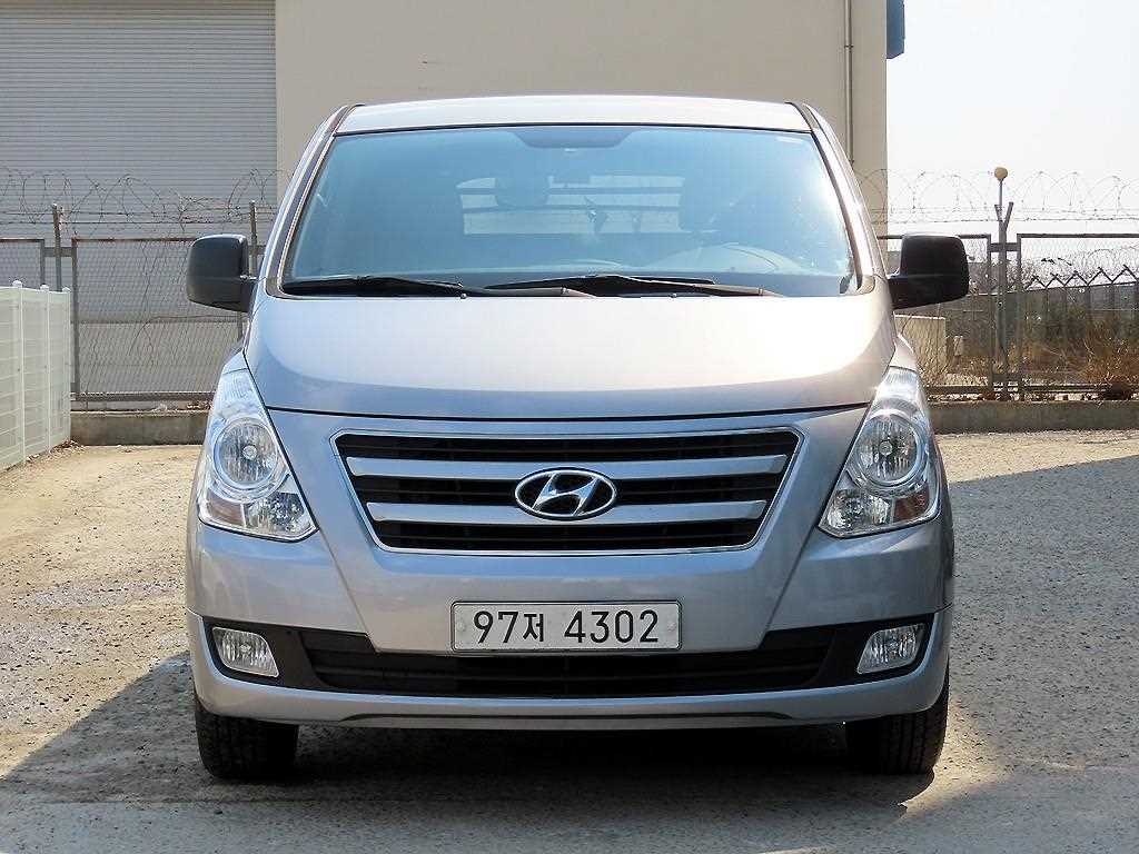 HYUNDAI Starex 2017 — Zona Franca Iquique