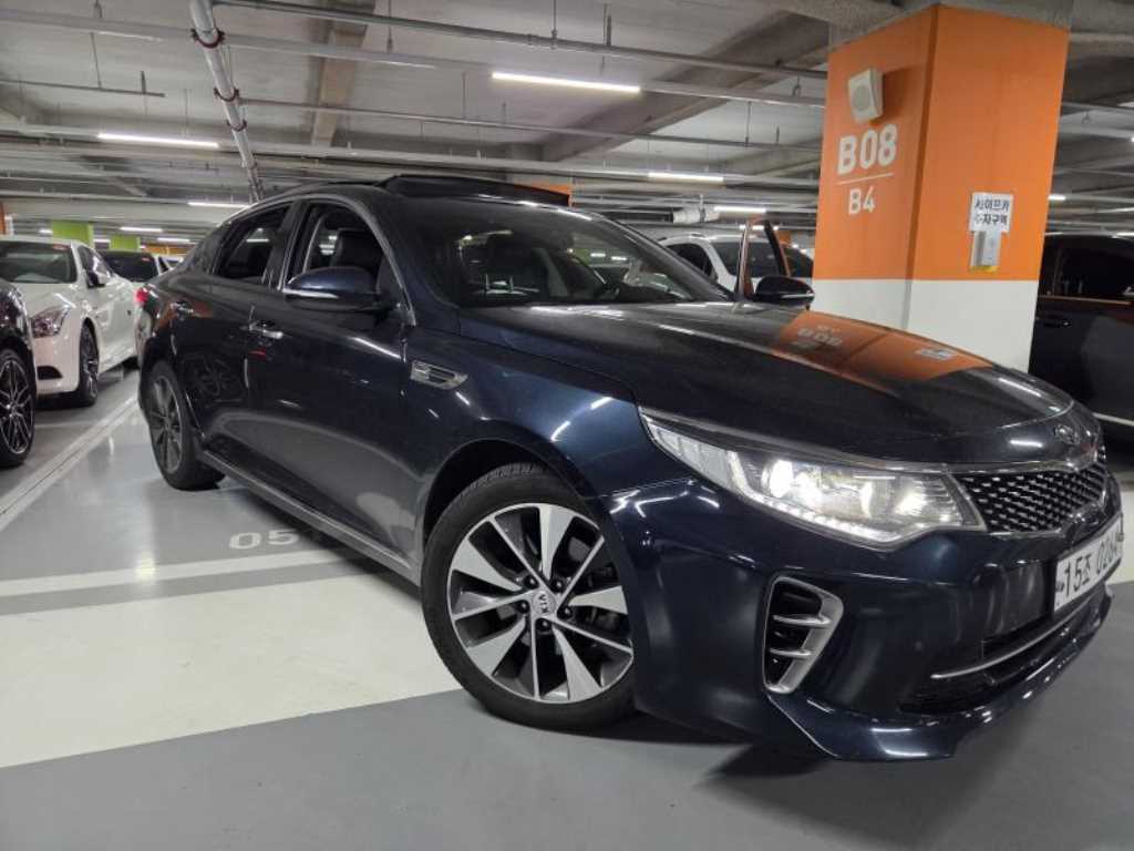 KIA K5 2016 — Zona Franca Iquique