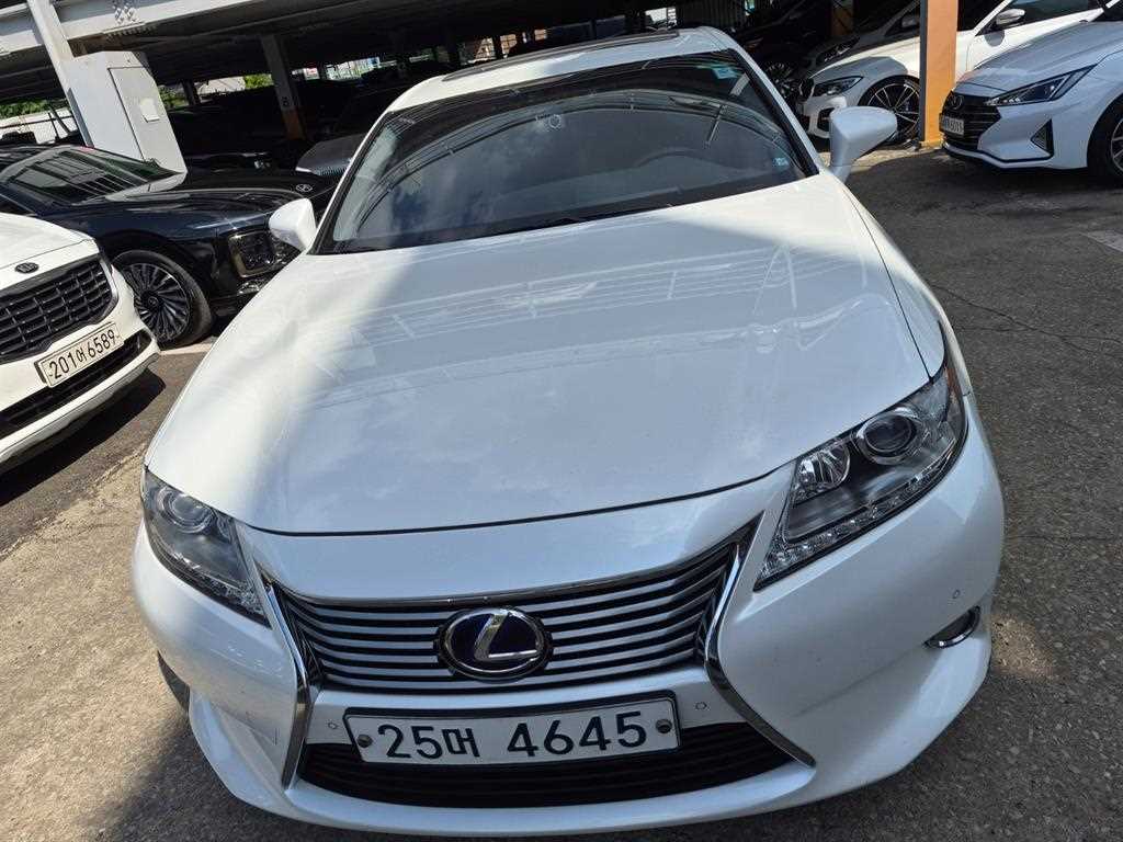 Lexus ES