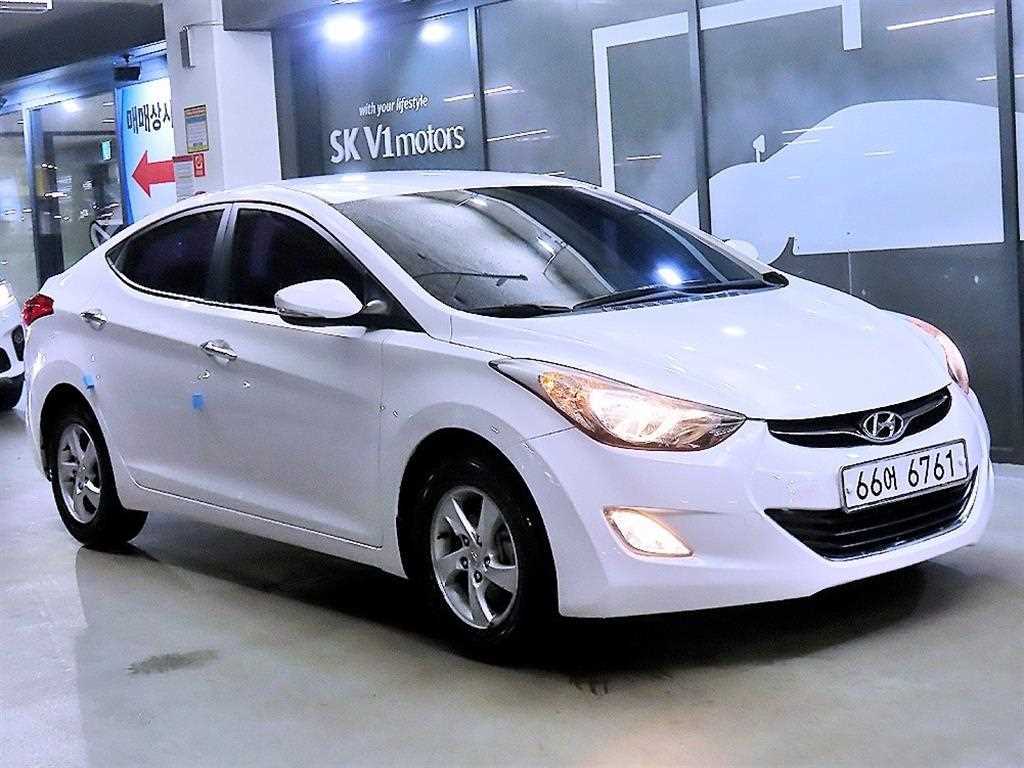 HYUNDAI Avante