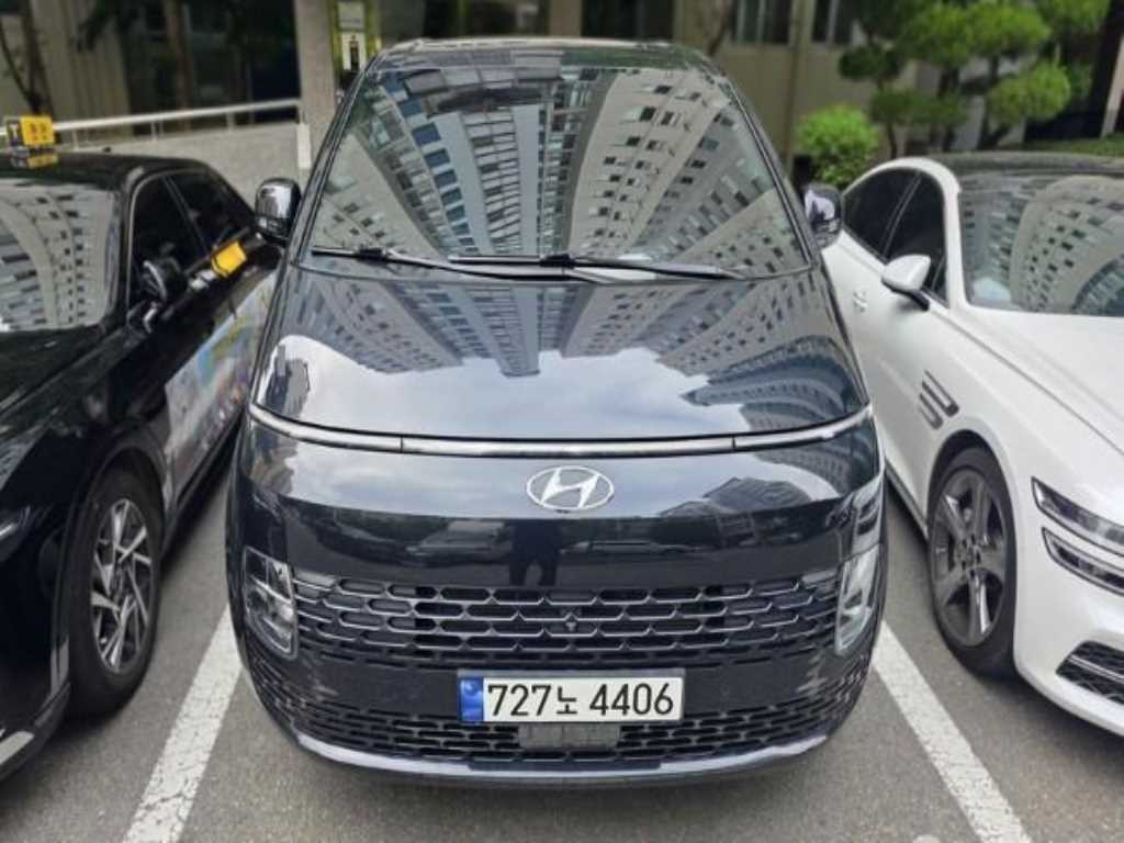 HYUNDAI Staria 2023 — Zona Franca Iquique