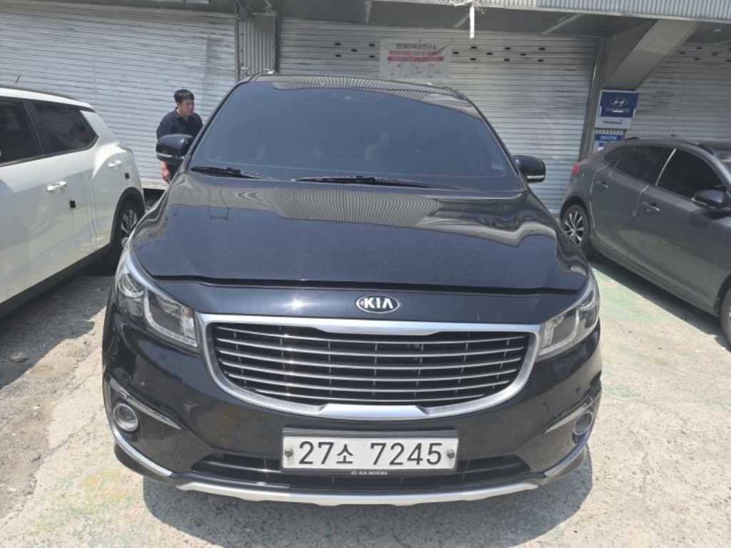 KIA Carnival 2014 — Zona Franca Iquique
