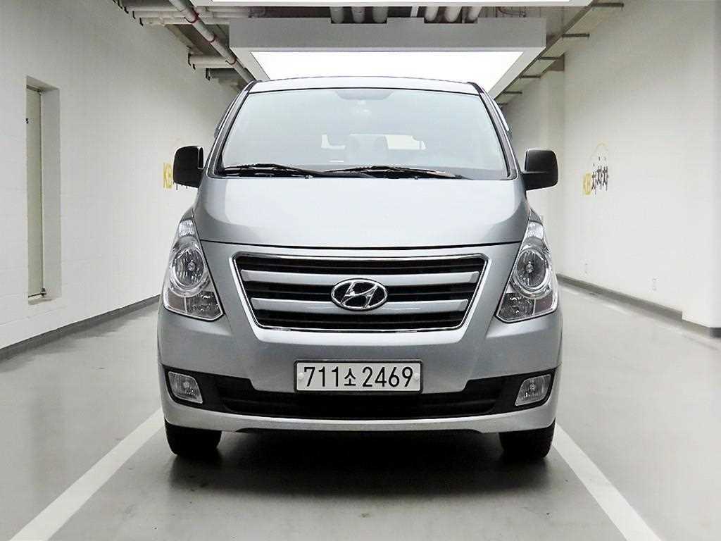 HYUNDAI Starex 2017 — Zona Franca Iquique
