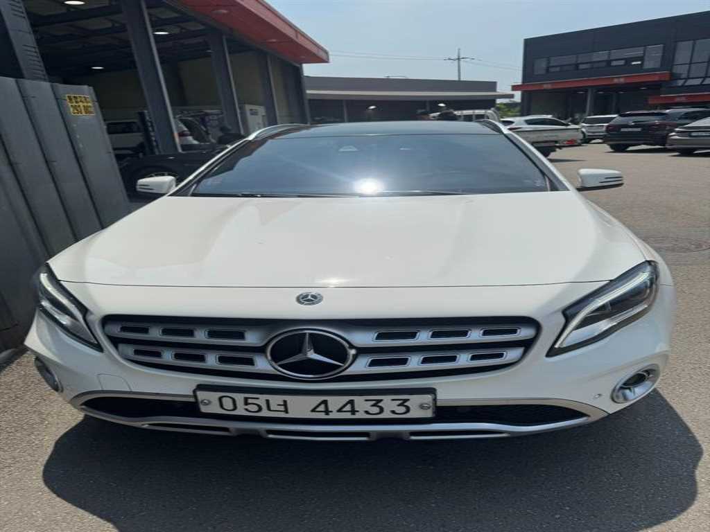 Mercedes Benz GLA Class