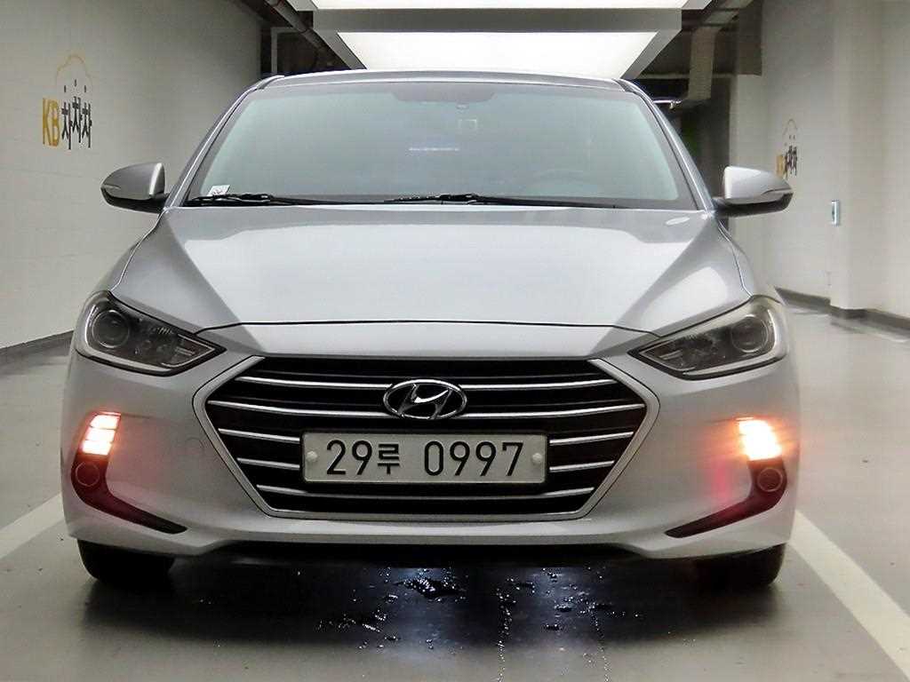 HYUNDAI Avante