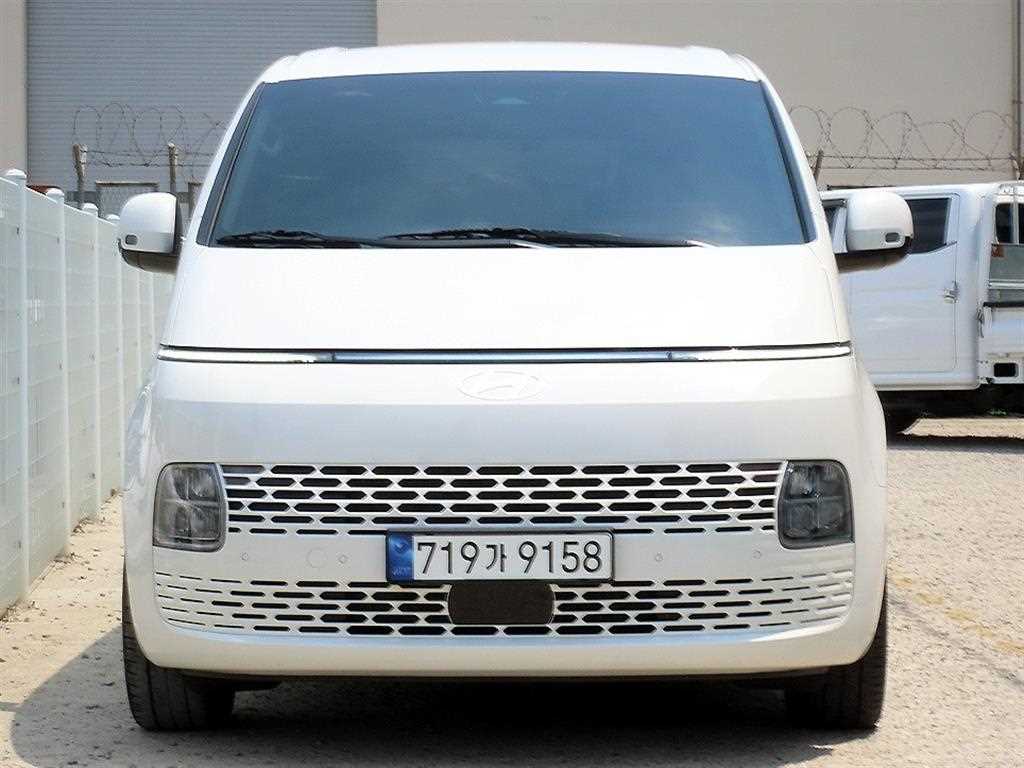 HYUNDAI Staria 2024 — Zona Franca Iquique