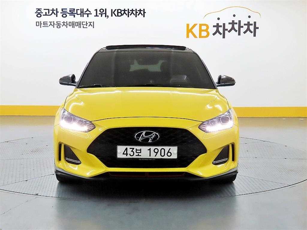 HYUNDAI Veloster