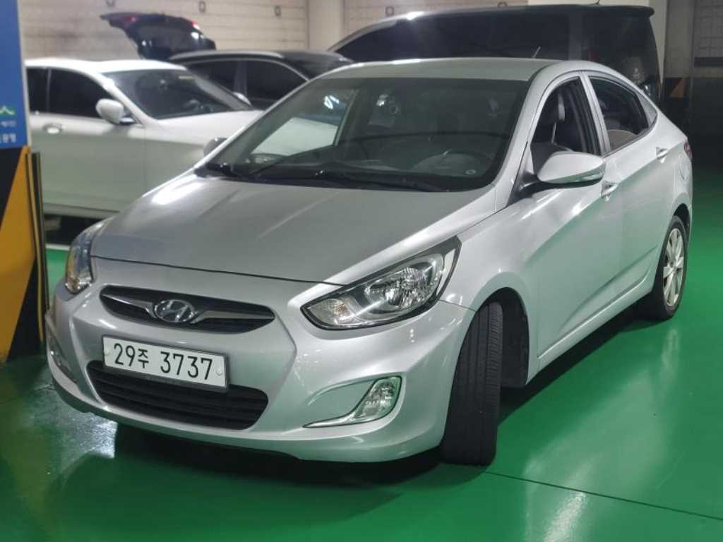 HYUNDAI Accent