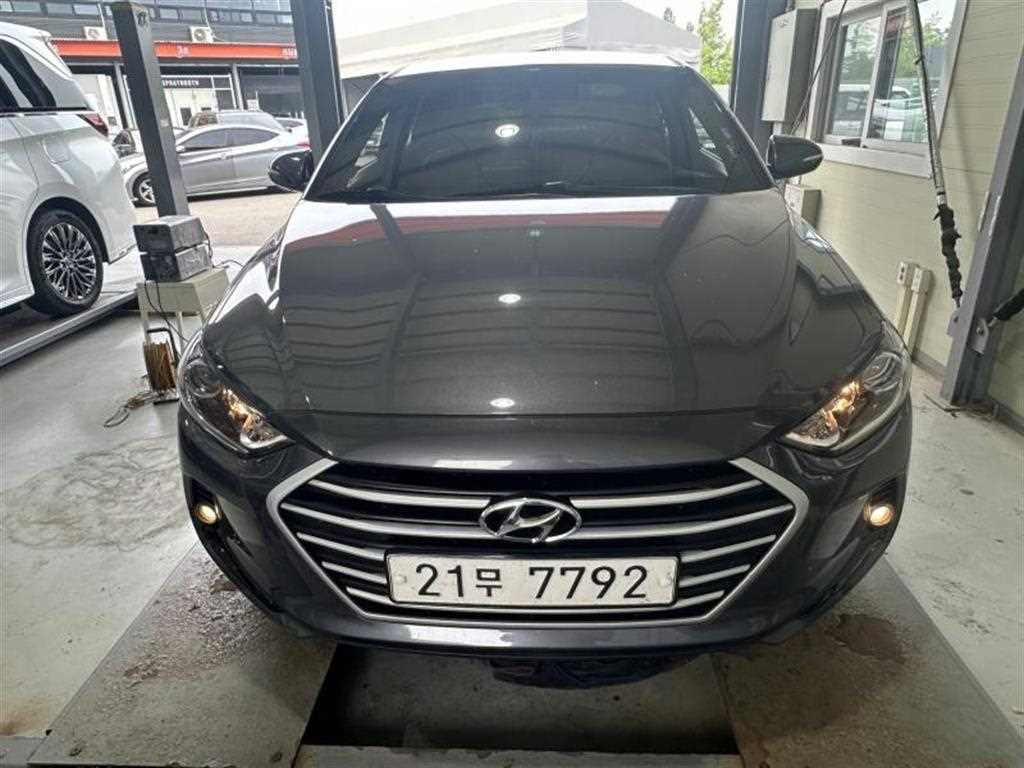 HYUNDAI Avante