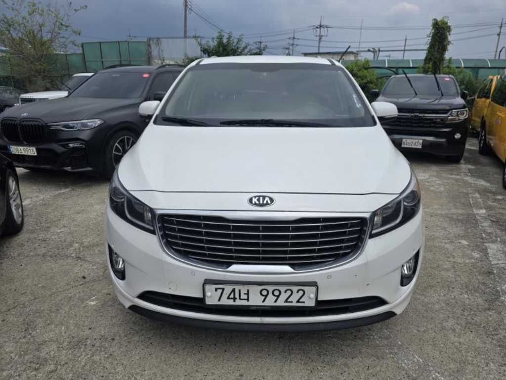 KIA Carnival 2016 — Zona Franca Iquique