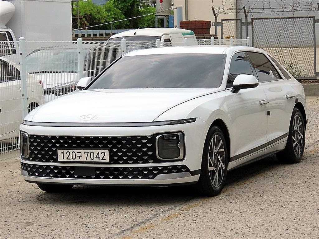 HYUNDAI Grandeur (GN7) LPG 3.5 2WD prem...