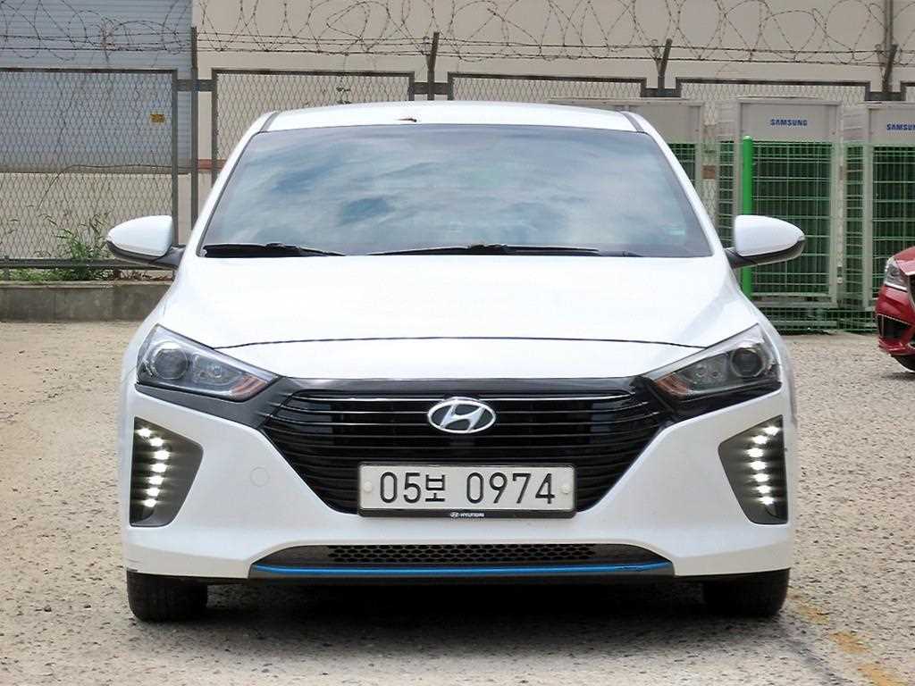 HYUNDAI Ioniq