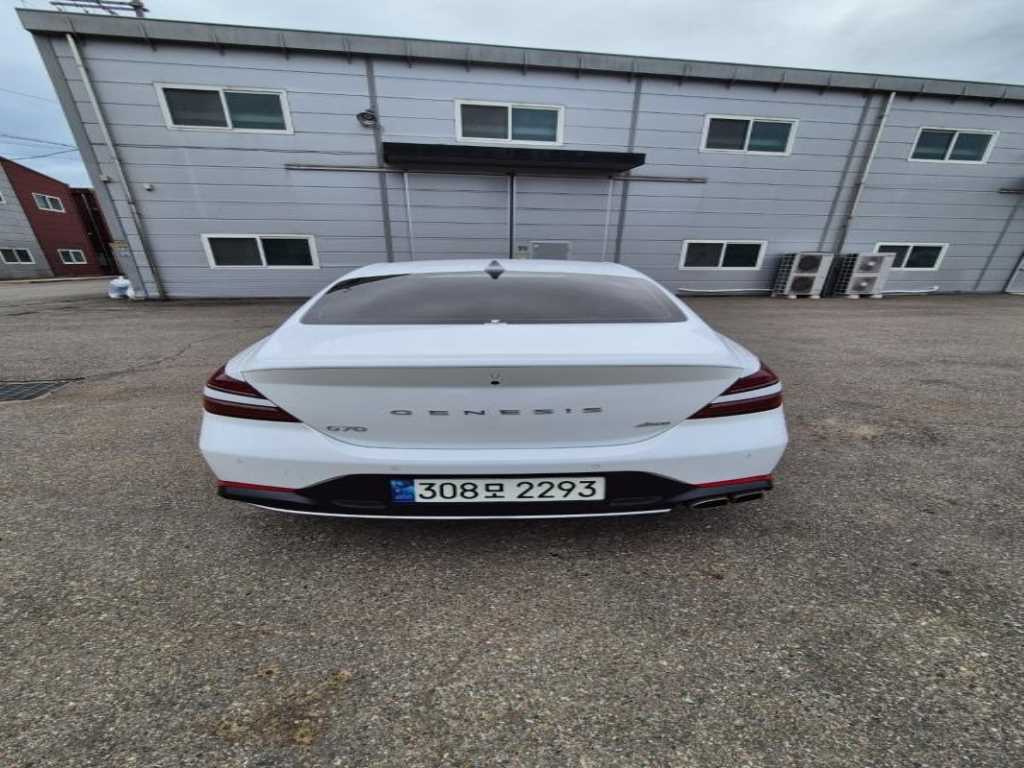 Genesis G70
