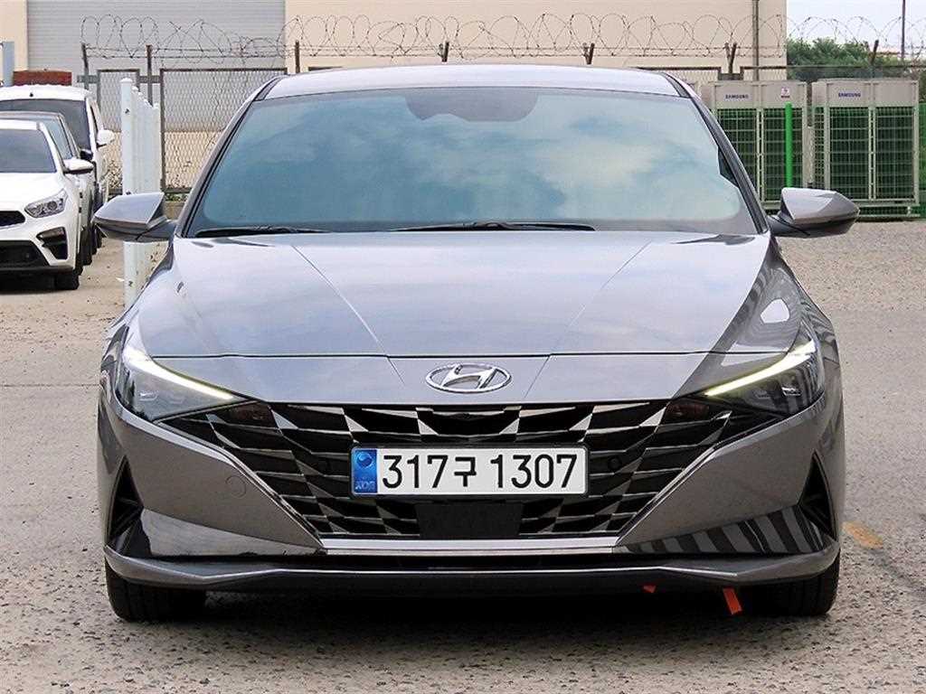 HYUNDAI Avante