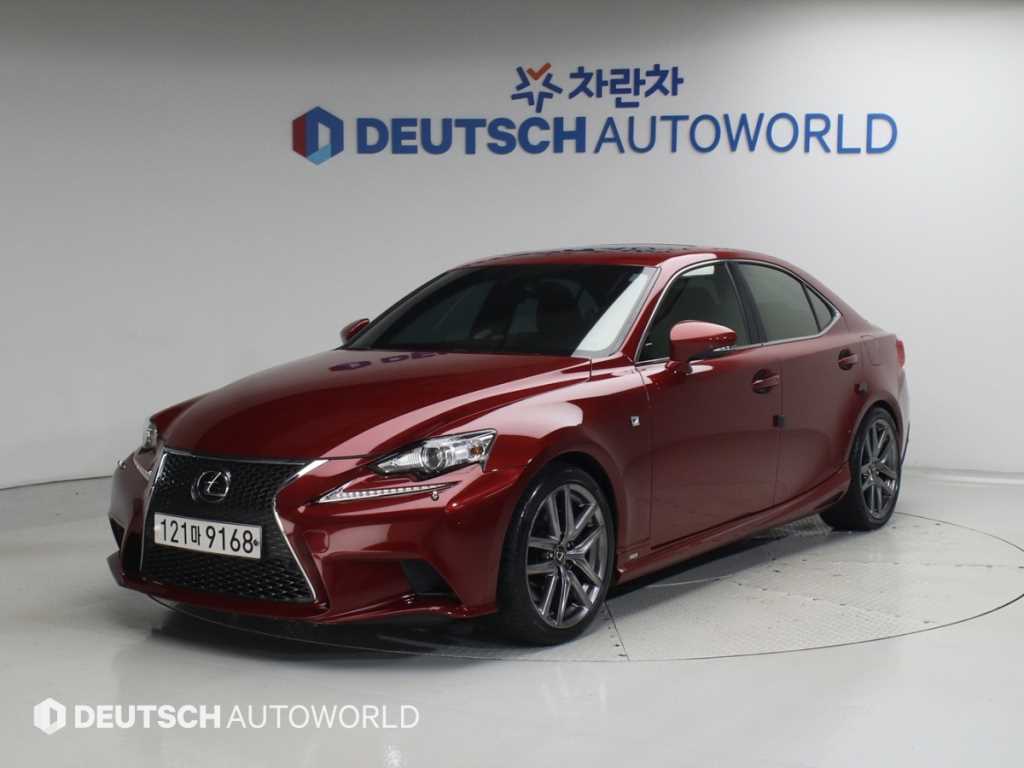 Lexus IS