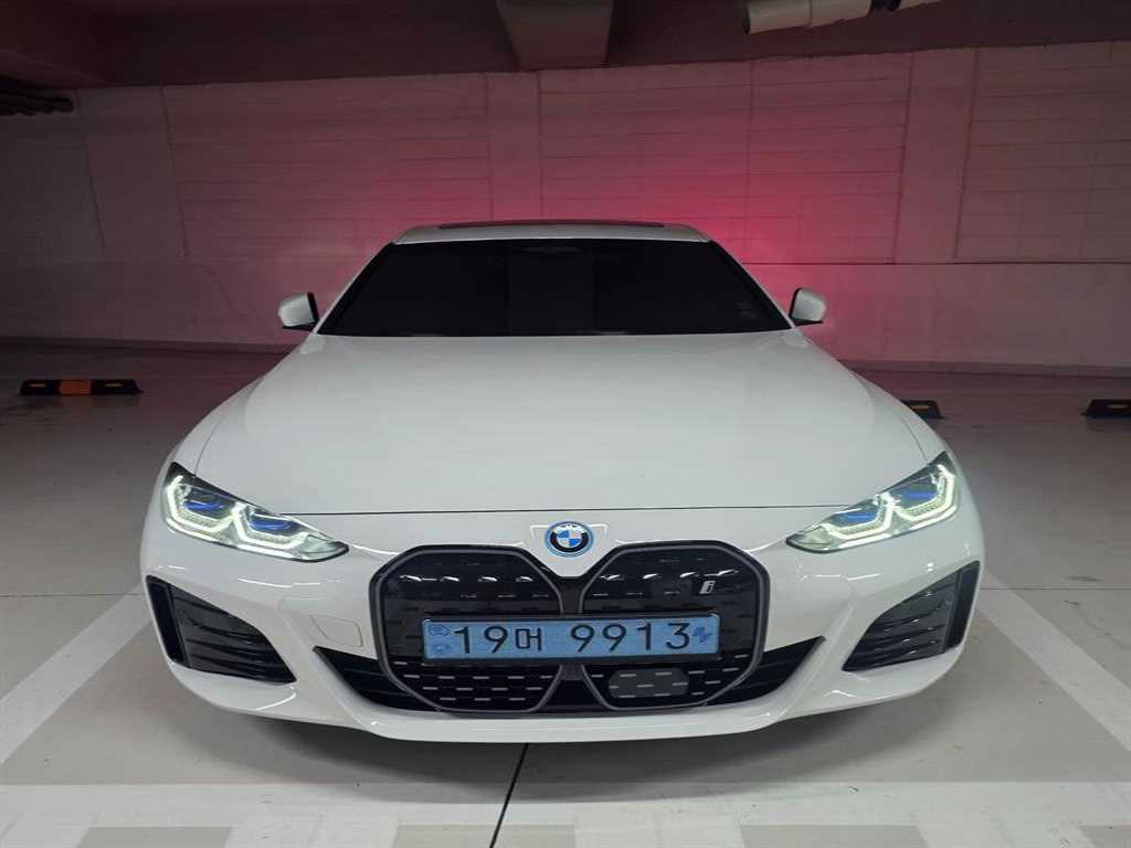 BMW i4