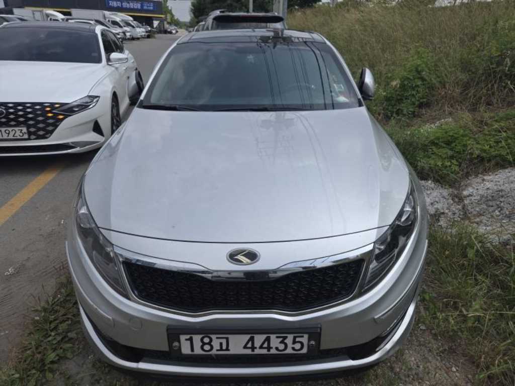 KIA K5 2013 — Zona Franca Iquique