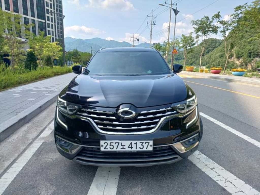 SAMSUNG QM6