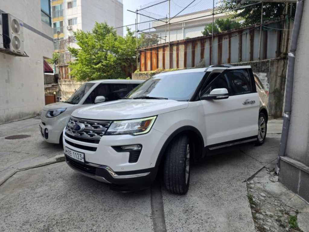 Ford Explorer 2,3