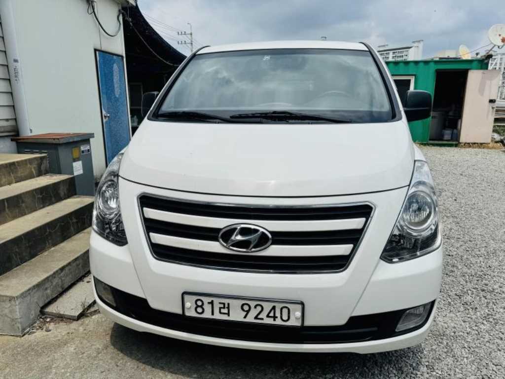 HYUNDAI Starex