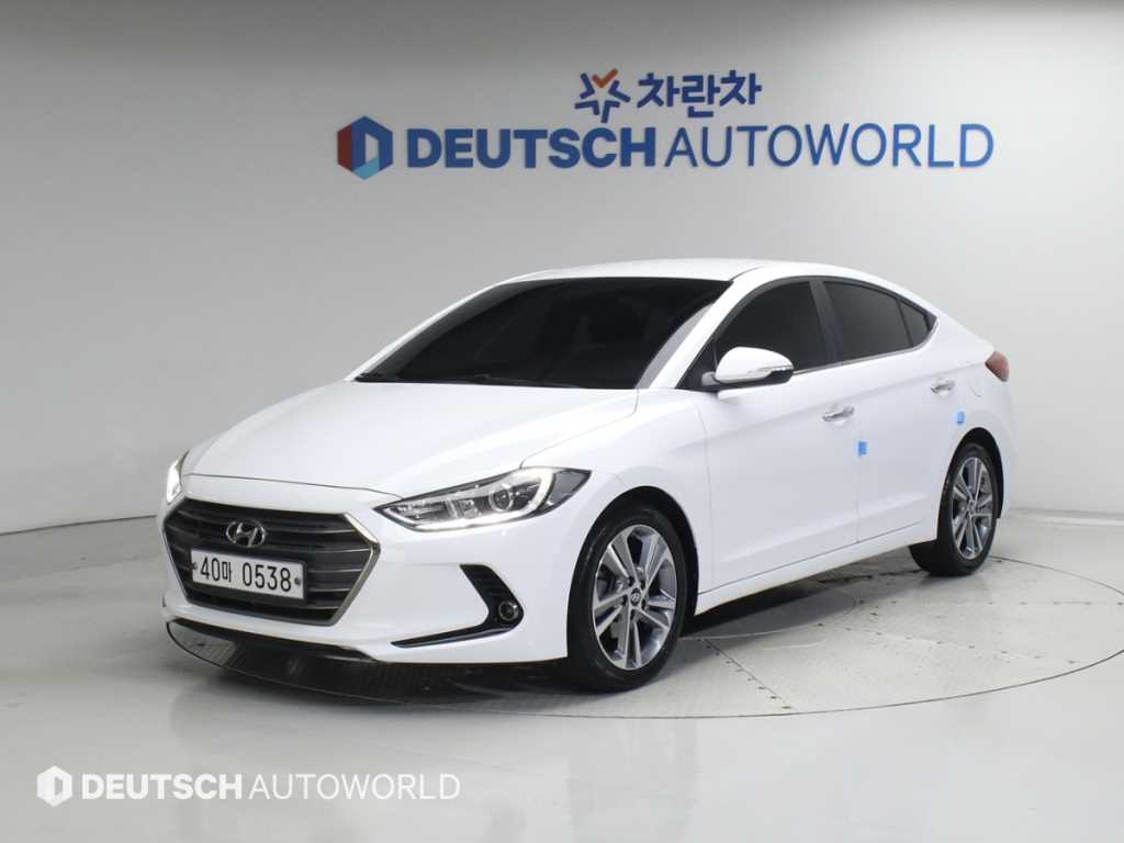 HYUNDAI Avante 2016 — Zona Franca Iquique