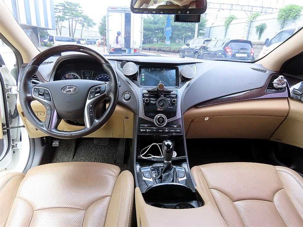 HYUNDAI Grandeur 2016 — Zona Franca Iquique