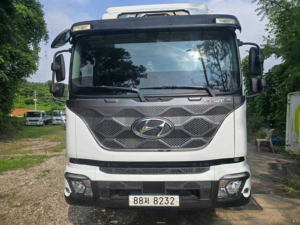 medium and large cargo truck