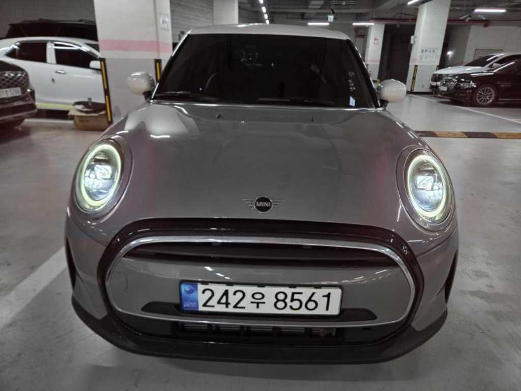 Mini Cooper 5 Doors Class Launch Pack 3